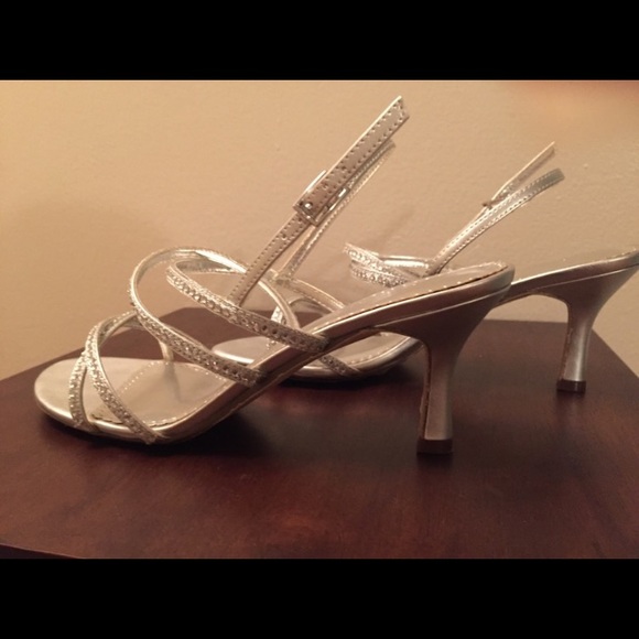 Michaelangelo Silver Rhinestone heels - Picture 3 of 3